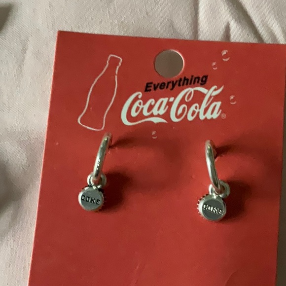 7 Pairs of Assorted Beautiful Earrings 🔥❤️🔥💕🔥💙🔥💚 - Picture 3 of 8